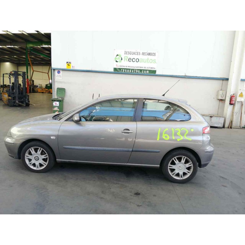 seat ibiza (6l1) del año 2002