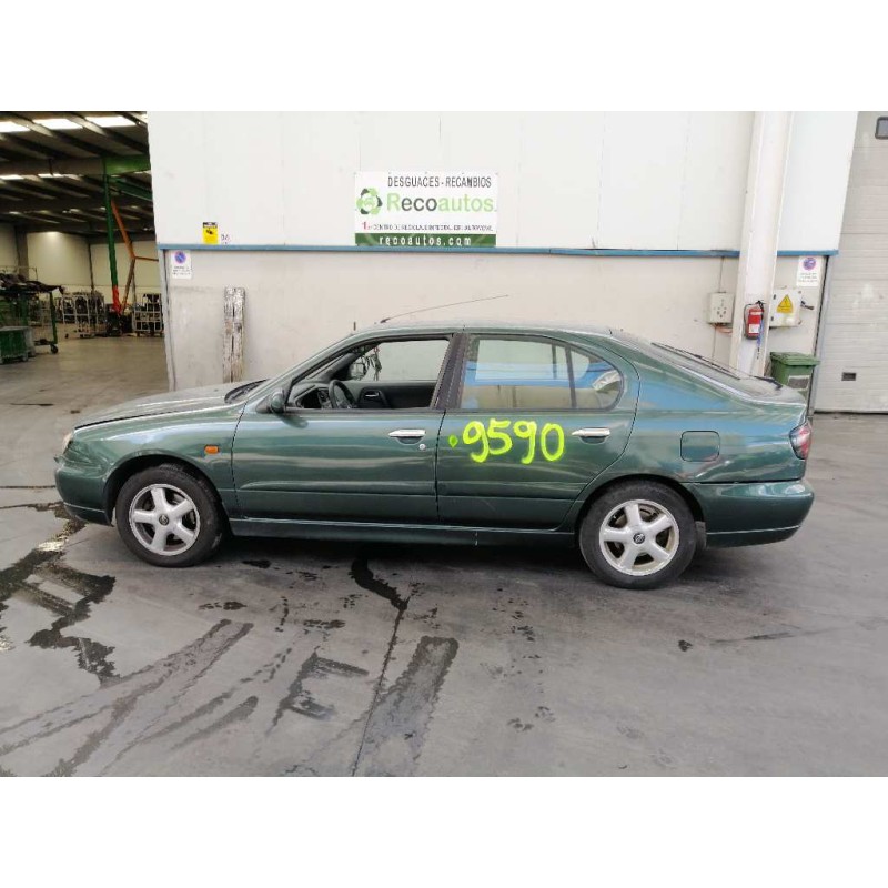 nissan primera berlina (p11) del año 2001