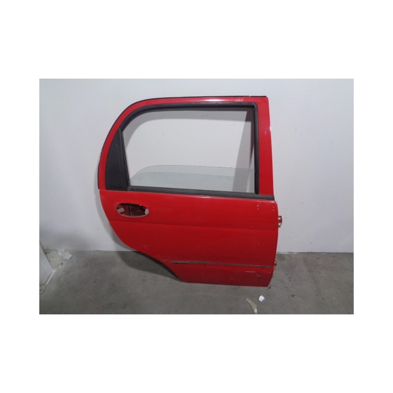 Recambio de puerta trasera derecha para chevrolet matiz 0.8 cat referencia OEM IAM 96601253 ROJA 5 PUERTAS