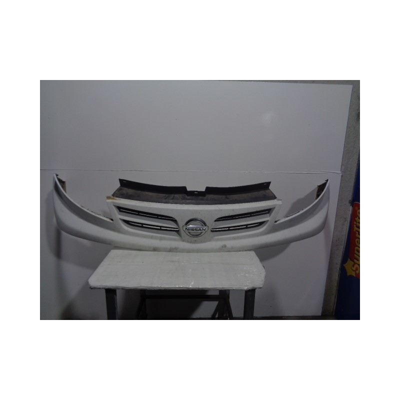 Recambio de rejilla delantera para nissan primastar (x..) kasten l1h1 2.9t referencia OEM IAM 623100250 BLANCA 