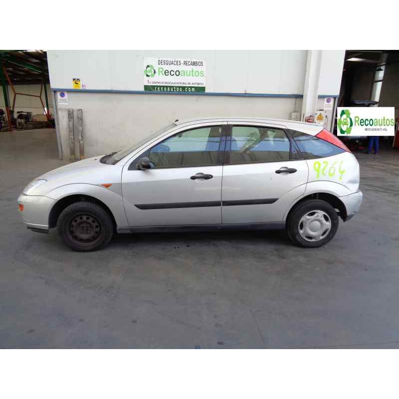 ford focus berlina (cak) del año 2000