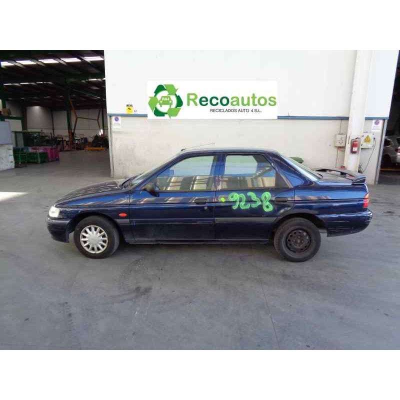 ford escort berlina del año 1996