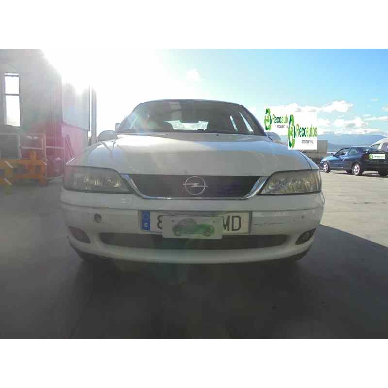 opel vectra b berlina del año 2001