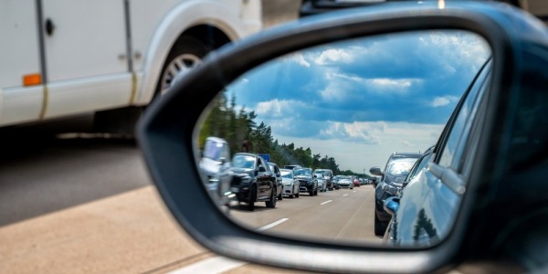 How much does it cost to replace a wing mirror and which ones are mandatory on a car?
